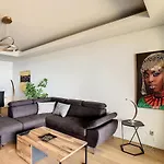 The Sea View By Lovelystay Apartamento *