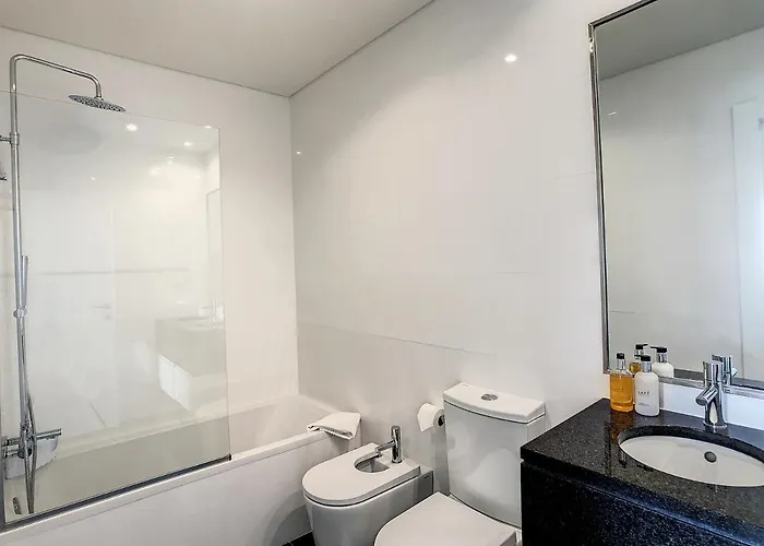 The Sea View By Lovelystay Apartment *