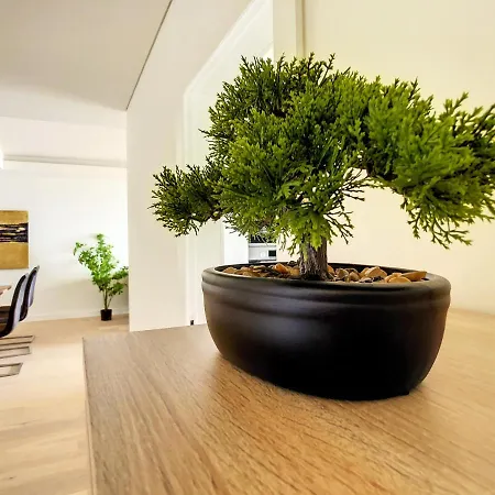 The Sea View By Lovelystay Apartman